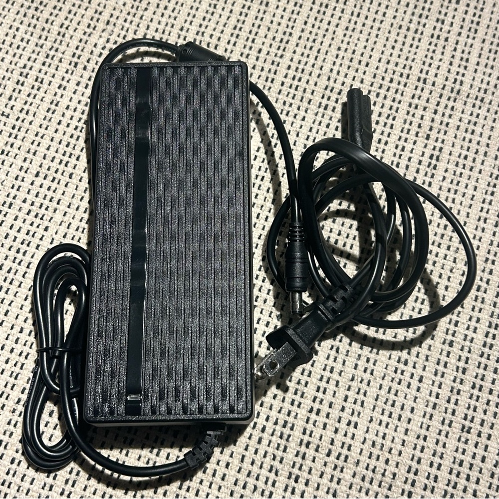 WiFi Router: Motorola SURFboard SBG6580 - Picture 7 of 10
